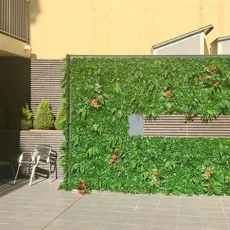 Ξενοδοχείο Palm Garavan Μεντόν
