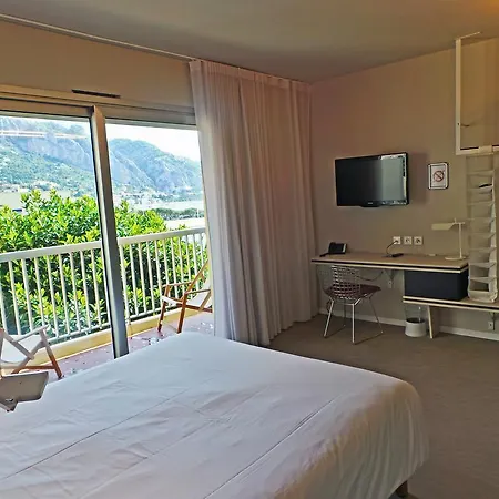 Ξενοδοχείο Palm Garavan 3*